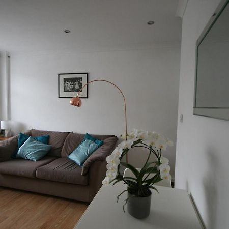 Molesey Near Hampton Court, Viking Short Stays West Molesey Экстерьер фото