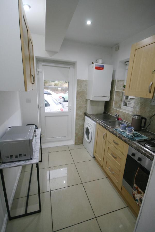 Molesey Near Hampton Court, Viking Short Stays West Molesey Экстерьер фото
