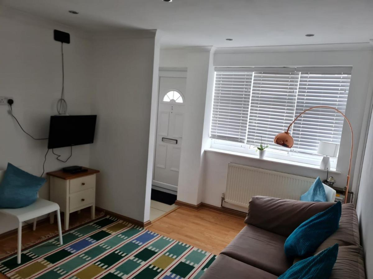 Molesey Near Hampton Court, Viking Short Stays West Molesey Экстерьер фото